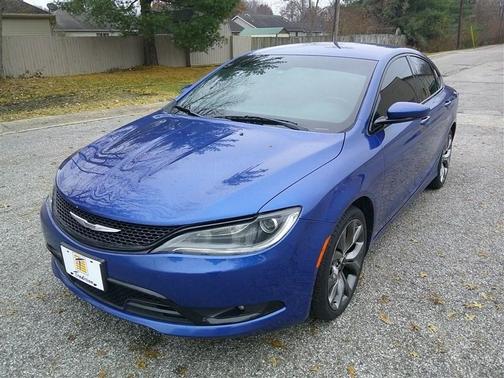 2016 Chrysler 200 S