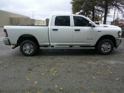 2020 RAM 2500 Tradesman Crew Cab 4X4 6'4' Box