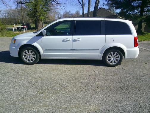 2014 Chrysler Town & Country Touring