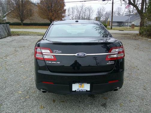 2018 Ford Taurus SEL