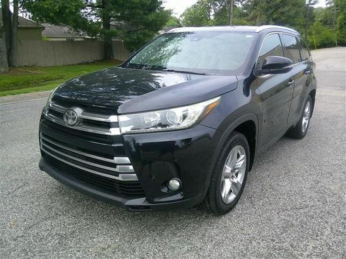 Midnight Black Metallic 2017 Toyota Highlander Limited