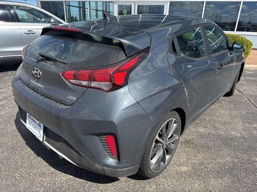 2019 Hyundai Veloster 2
