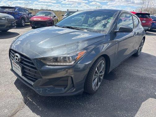 2019 Hyundai Veloster 2