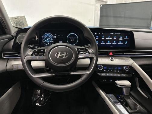 2024 Hyundai ELANTRA HEV Limited