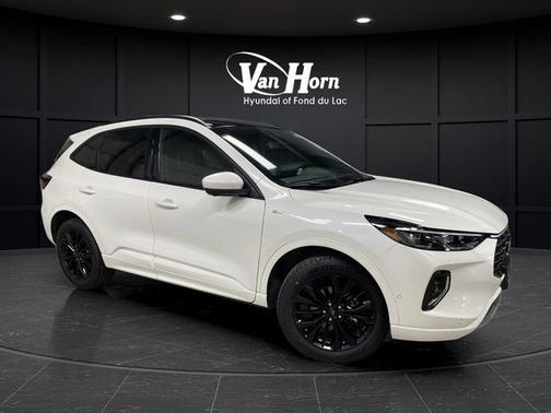 Star White Metallic Tri-Coat 2023 Ford Escape ST-Line Elite