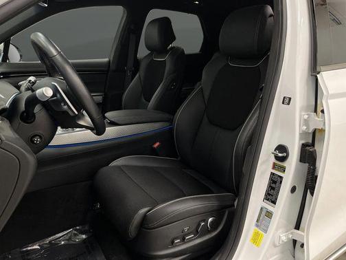 2025 Genesis GV70 2.5T AWD