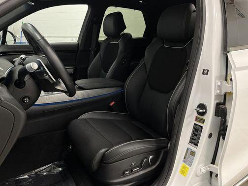 2025 Genesis GV70 2.5T AWD