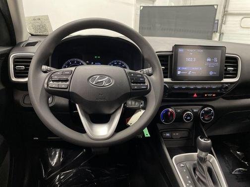2022 Hyundai VENUE SE