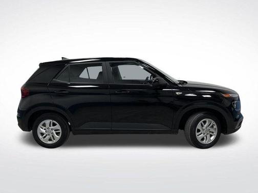 2022 Hyundai VENUE SE