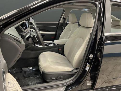 2023 Hyundai SONATA Hybrid Limited