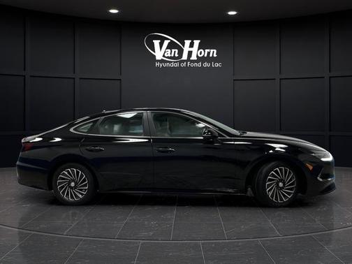 2023 Hyundai SONATA Hybrid Limited