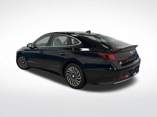 2023 Hyundai SONATA Hybrid Limited