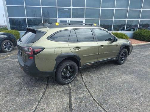 Autumn Green Metallic/Crystal Black Silica 2025 Subaru Outback Wilderness