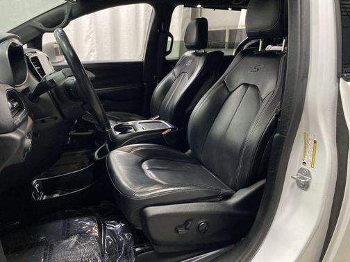 2019 Chrysler Pacifica Touring-L Plus