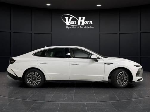 2025 Hyundai SONATA Hybrid SE