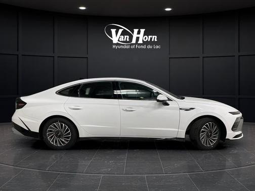 2026 Hyundai SONATA Hybrid SE