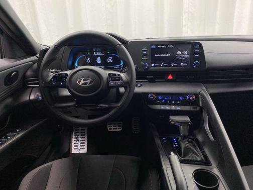 2025 Hyundai ELANTRA Sport