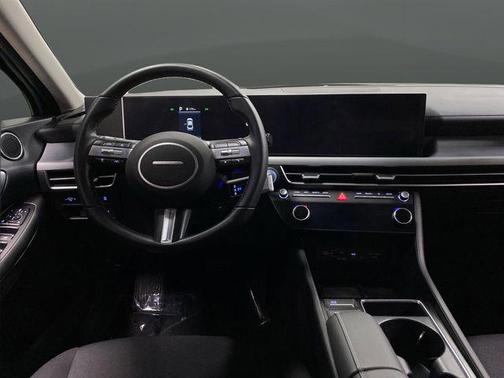 2025 Hyundai SONATA Hybrid SE