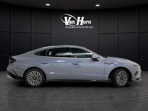 2025 Hyundai SONATA Hybrid SE