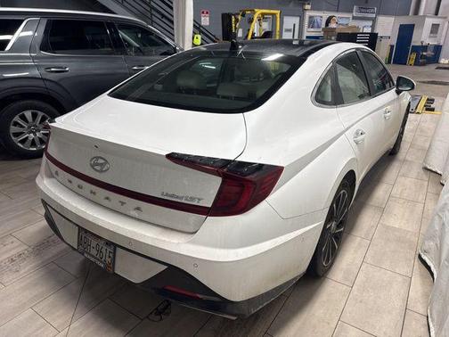 2022 Hyundai SONATA Limited