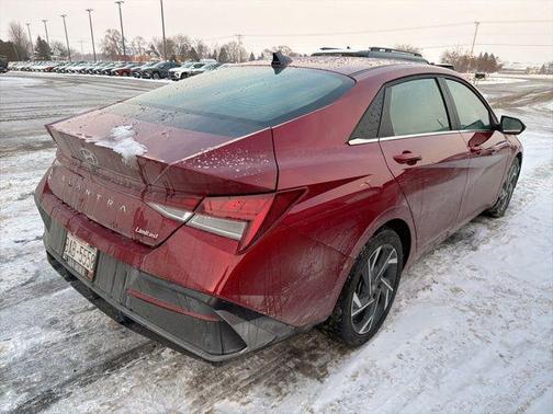 2025 Hyundai ELANTRA Limited