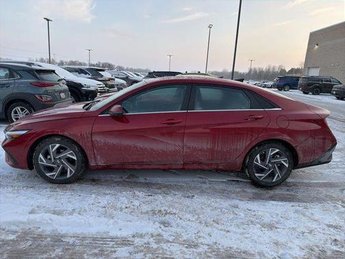 2025 Hyundai ELANTRA Limited