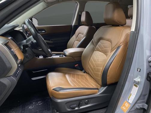 2022 Nissan Pathfinder Platinum 4WD