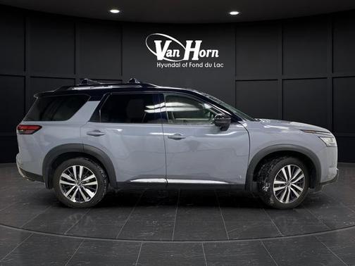 2022 Nissan Pathfinder Platinum 4WD