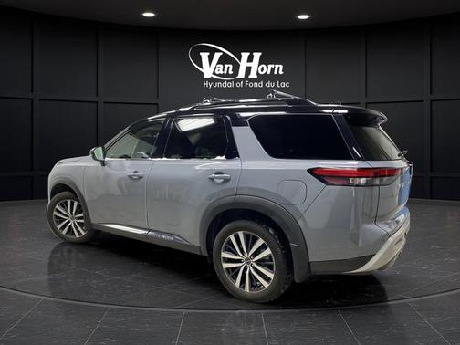 2022 Nissan Pathfinder Platinum 4WD