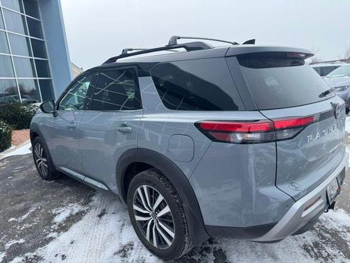2022 Nissan Pathfinder Platinum 4WD