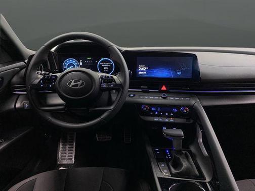 2025 Hyundai ELANTRA HEV SEL Sport