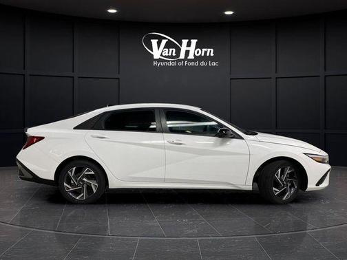 2025 Hyundai ELANTRA HEV SEL Sport