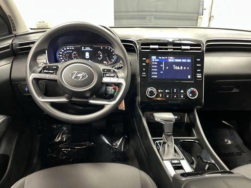 2023 Hyundai TUCSON SE