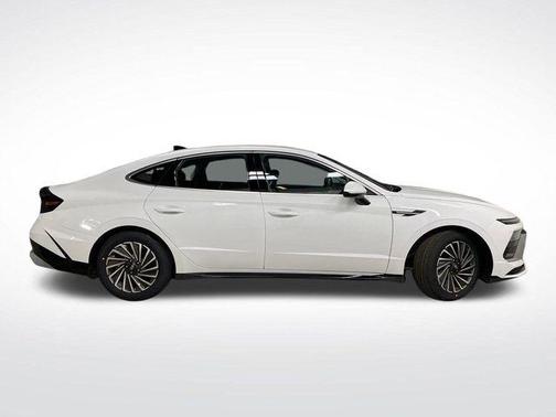 2025 Hyundai SONATA Hybrid SE