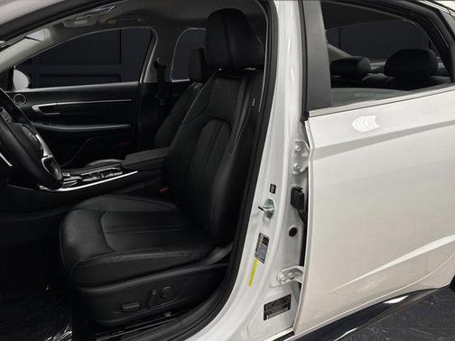 2022 Hyundai SONATA Hybrid Limited