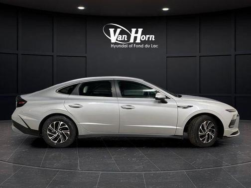 2026 Hyundai SONATA Hybrid Base
