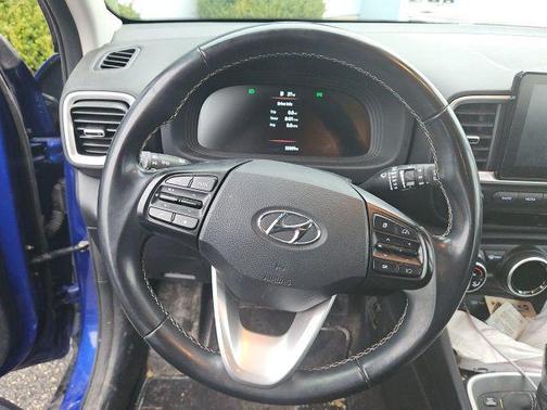 2023 Hyundai VENUE SEL