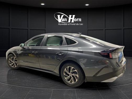 2026 Hyundai SONATA Hybrid Base