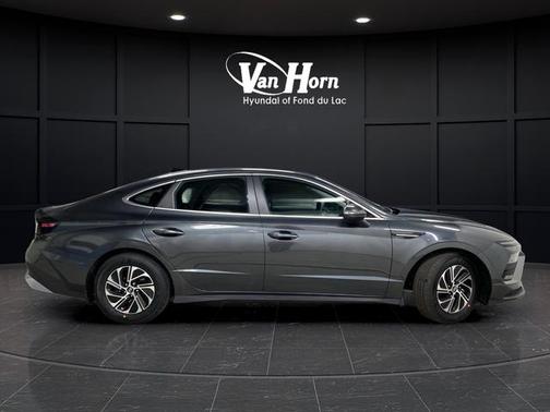 2026 Hyundai SONATA Hybrid Base