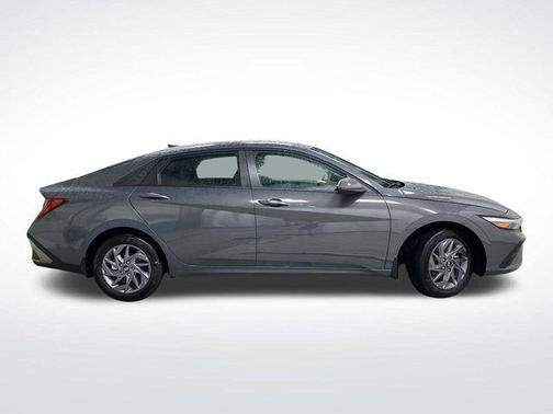 2025 Hyundai ELANTRA HEV Blue