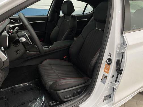 2025 Genesis G70 2.5T AWD