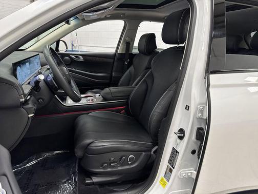 2025 Genesis GV80 2.5T