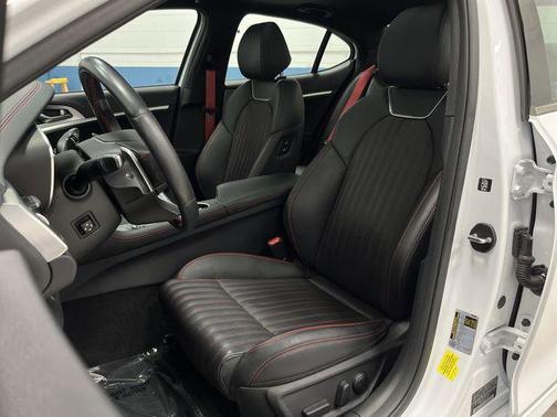 2023 Genesis G70 2.0T AWD