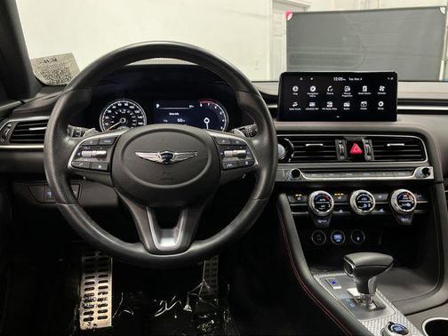 2023 Genesis G70 2.0T AWD