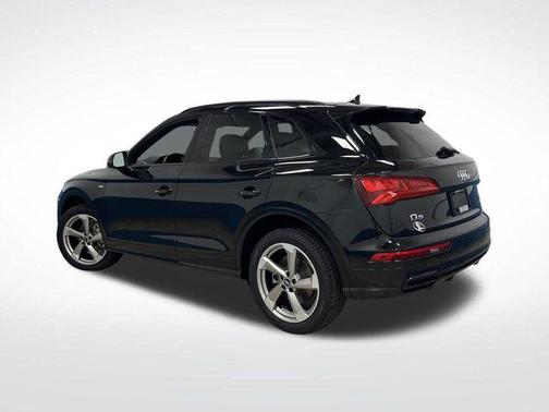 2020 Audi Q5 45 Titanium Premium