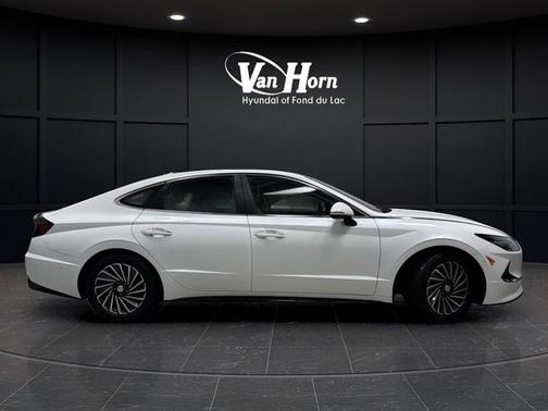 2022 Hyundai SONATA Hybrid Limited