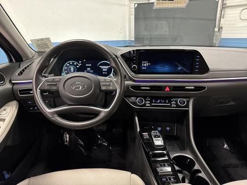 2022 Hyundai SONATA Hybrid Limited