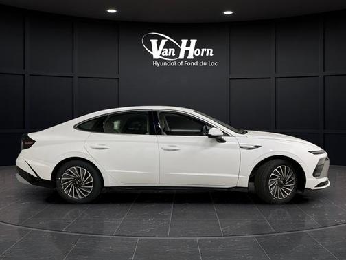 2025 Hyundai SONATA Hybrid SE