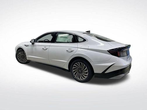2025 Hyundai SONATA Hybrid SE