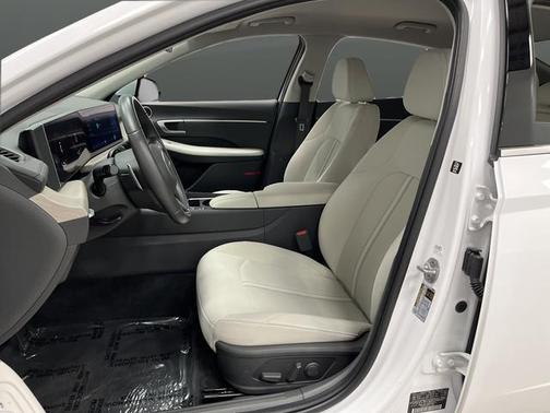 2024 Hyundai SONATA Hybrid SE